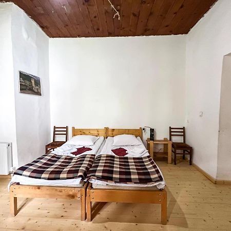 Guest House Svan-Ski Mestia Ngoại thất bức ảnh