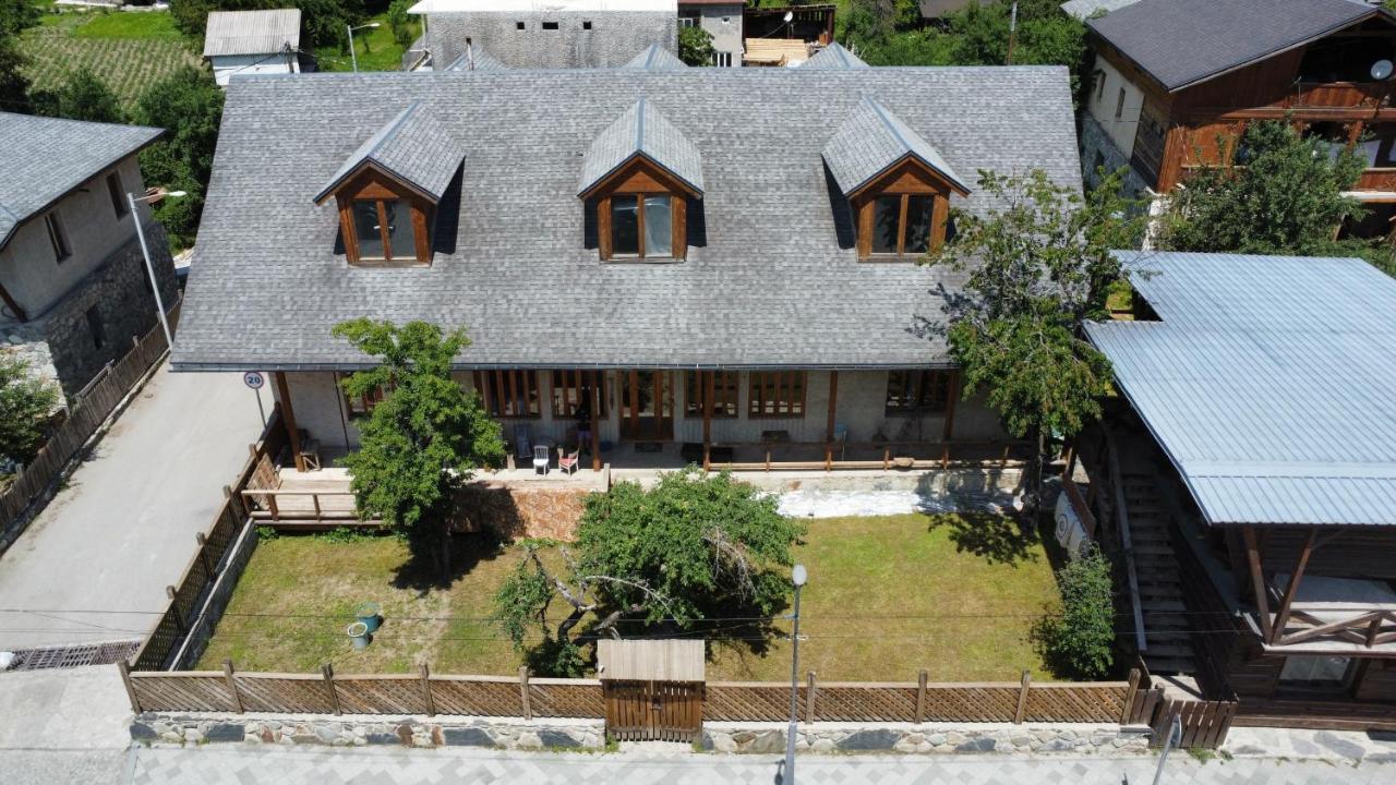 Guest House Svan-Ski Mestia Ngoại thất bức ảnh