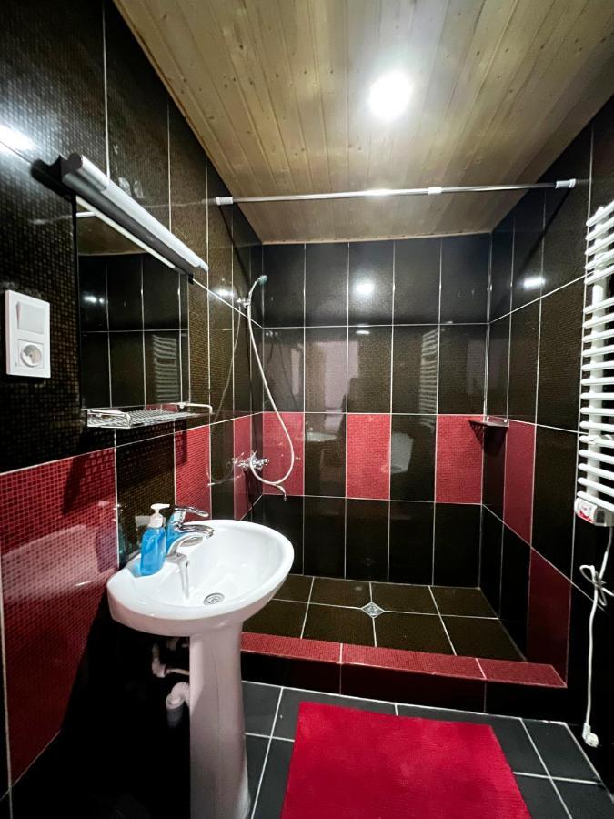 Guest House Svan-Ski Mestia Ngoại thất bức ảnh