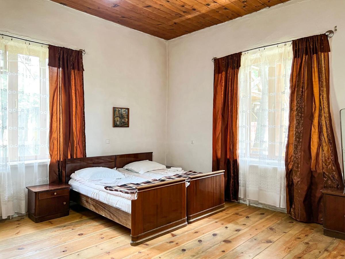 Guest House Svan-Ski Mestia Ngoại thất bức ảnh