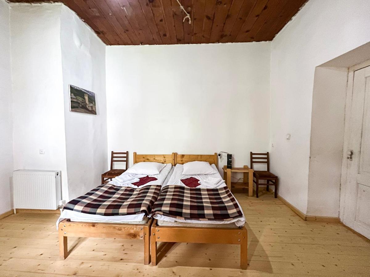 Guest House Svan-Ski Mestia Ngoại thất bức ảnh