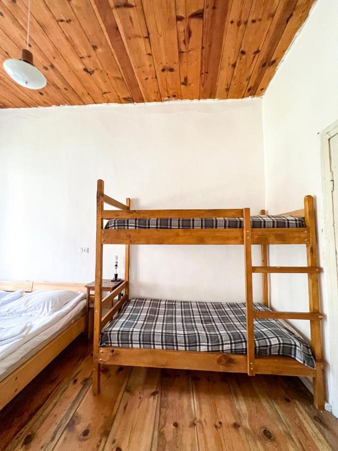 Guest House Svan-Ski Mestia Ngoại thất bức ảnh