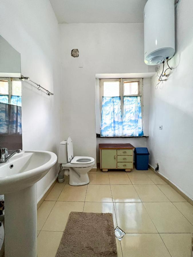 Guest House Svan-Ski Mestia Ngoại thất bức ảnh