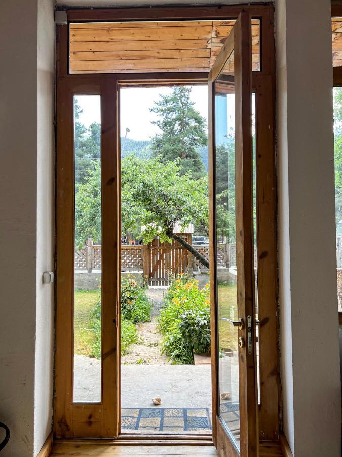 Guest House Svan-Ski Mestia Ngoại thất bức ảnh