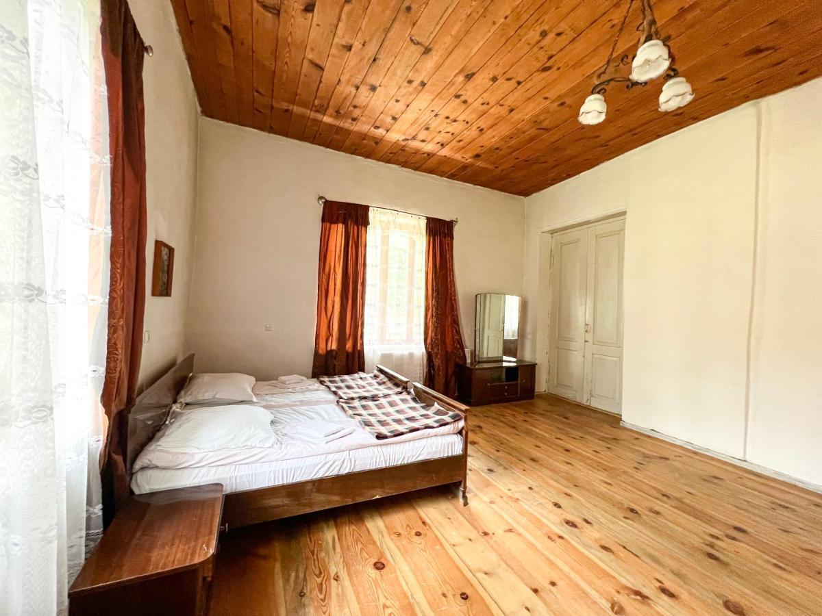 Guest House Svan-Ski Mestia Ngoại thất bức ảnh