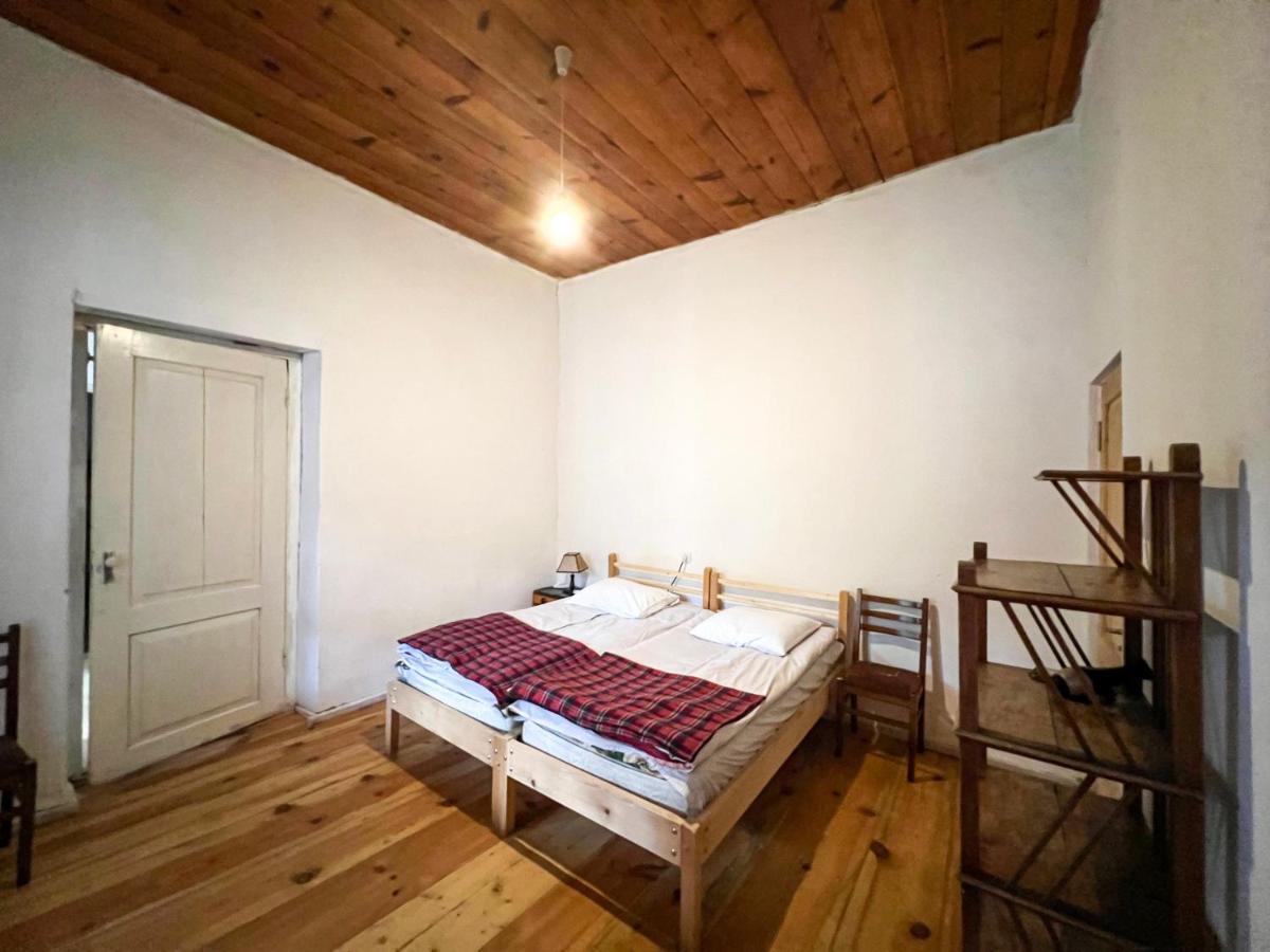 Guest House Svan-Ski Mestia Ngoại thất bức ảnh
