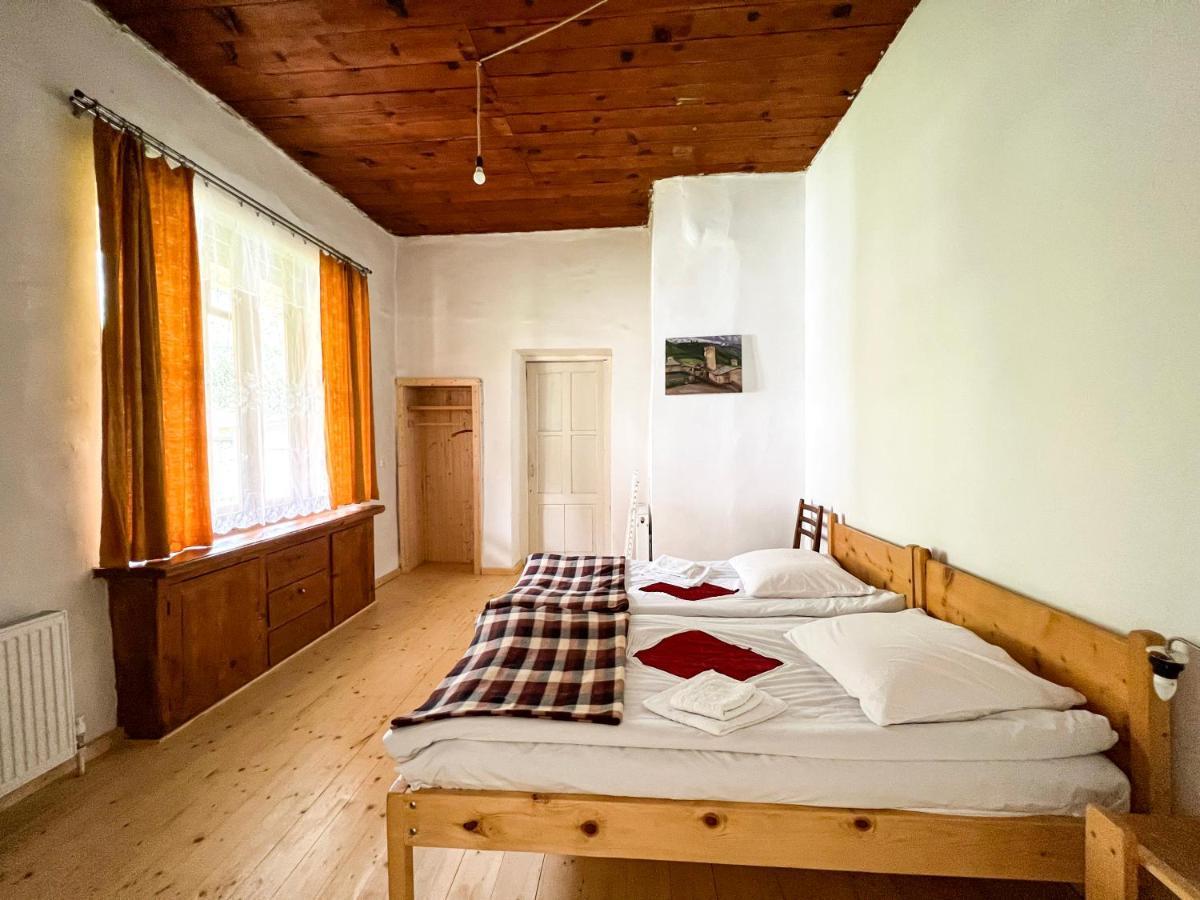 Guest House Svan-Ski Mestia Ngoại thất bức ảnh