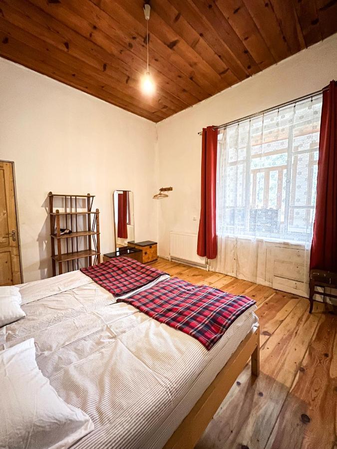 Guest House Svan-Ski Mestia Ngoại thất bức ảnh