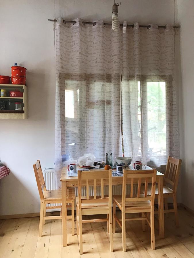 Guest House Svan-Ski Mestia Ngoại thất bức ảnh